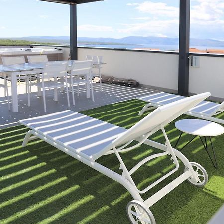 Apartments Terra Sun With Private Pool Or Jacuzzi Njivice Εξωτερικό φωτογραφία