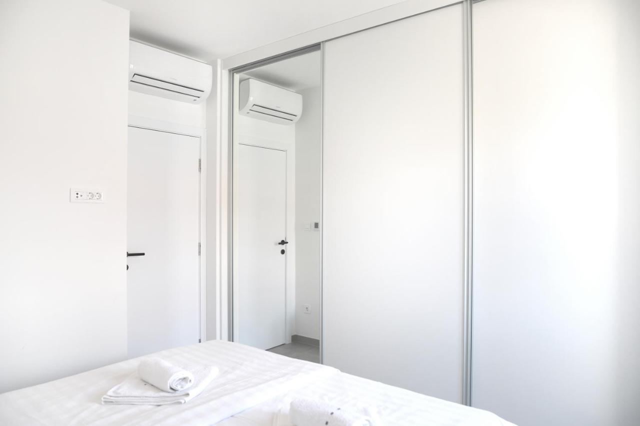 Apartments Terra Sun With Private Pool Or Jacuzzi Njivice Εξωτερικό φωτογραφία