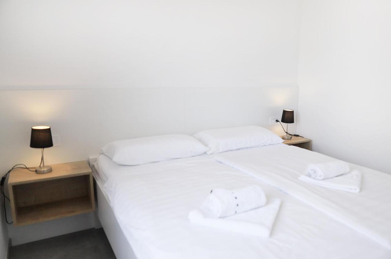 Apartments Terra Sun With Private Pool Or Jacuzzi Njivice Εξωτερικό φωτογραφία