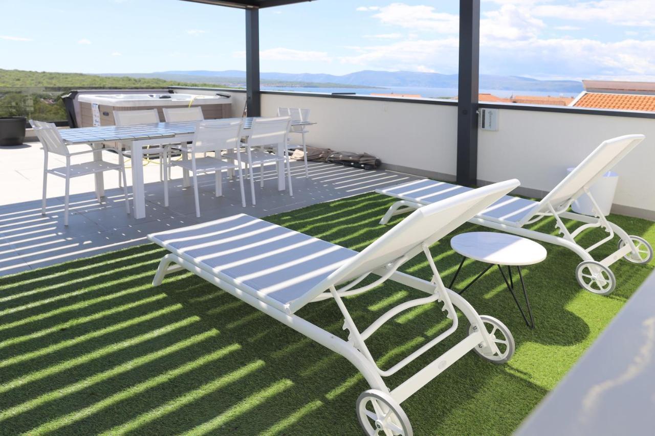 Apartments Terra Sun With Private Pool Or Jacuzzi Njivice Εξωτερικό φωτογραφία
