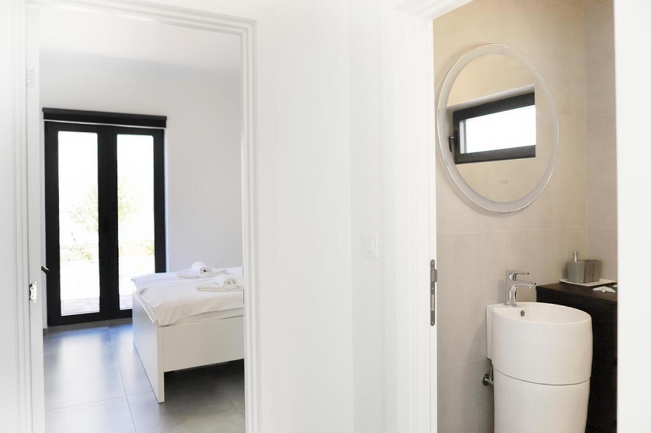 Apartments Terra Sun With Private Pool Or Jacuzzi Njivice Εξωτερικό φωτογραφία