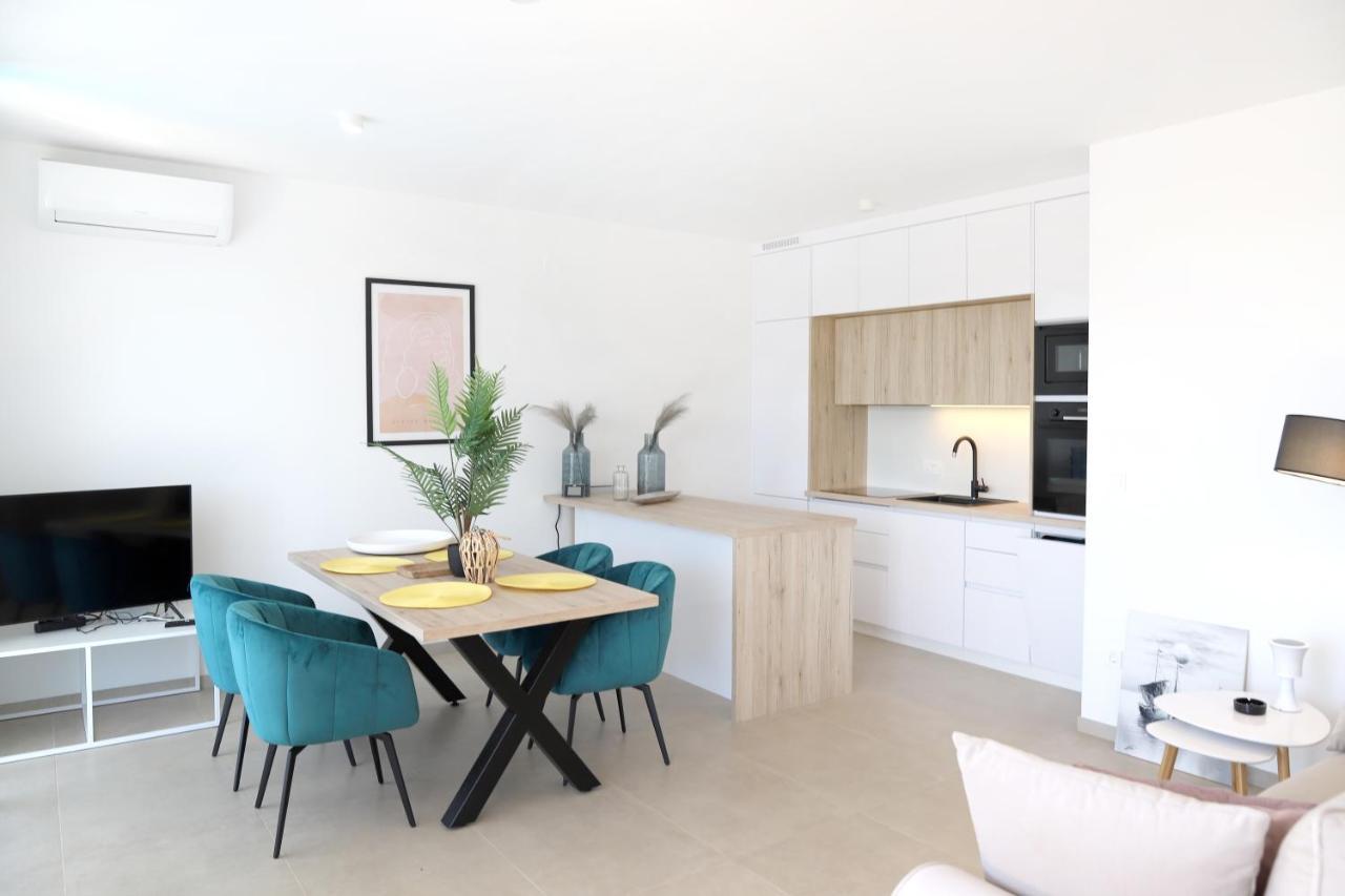 Apartments Terra Sun With Private Pool Or Jacuzzi Njivice Εξωτερικό φωτογραφία